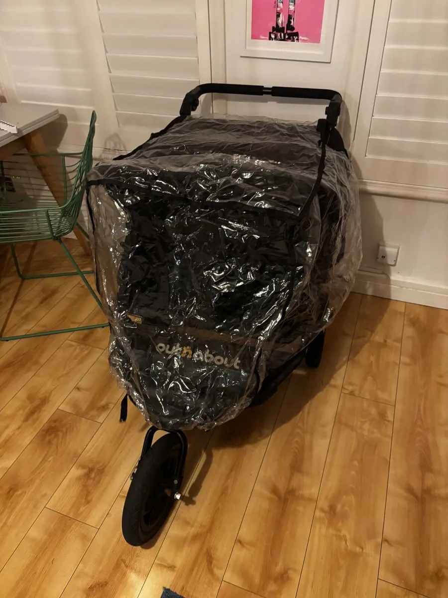 Out & About double buggy - Image 4
