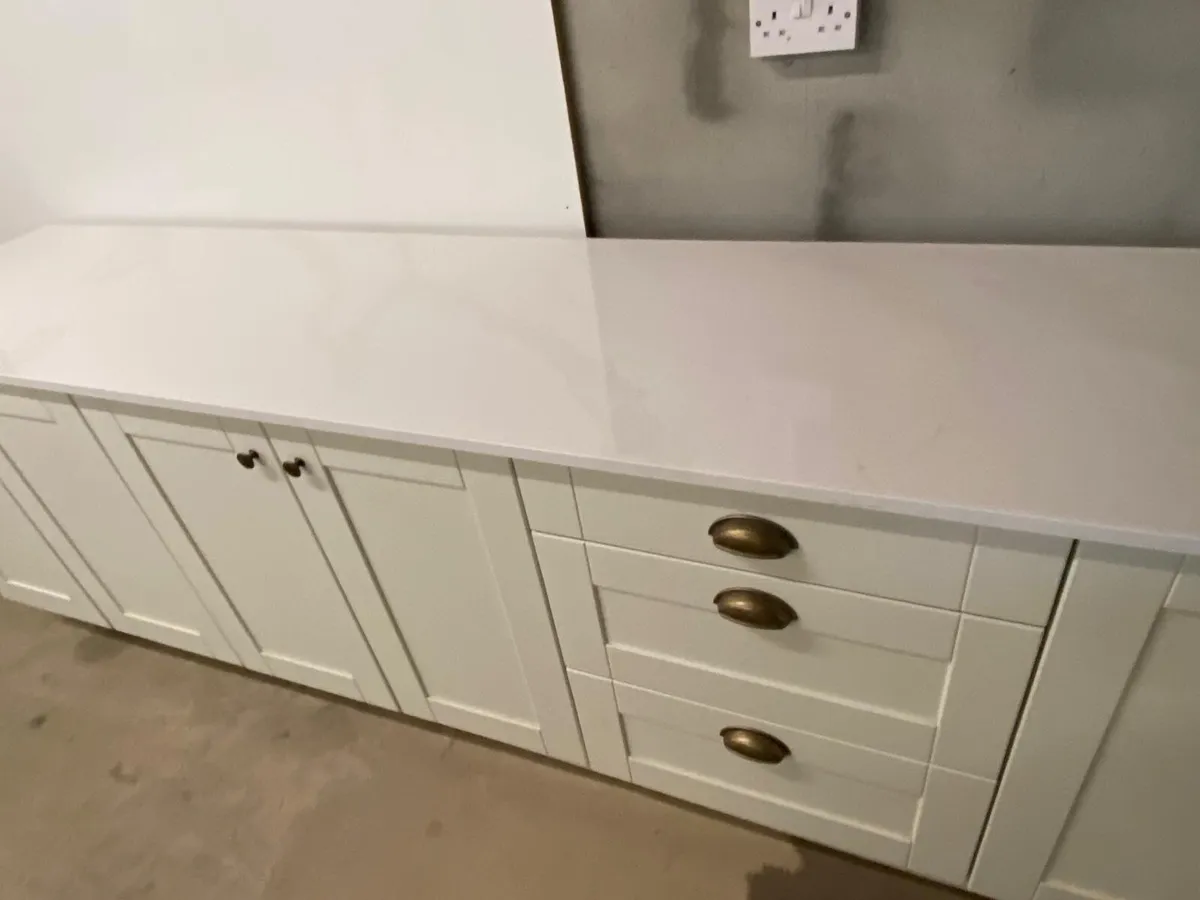 Kitchen painted with island - Image 3