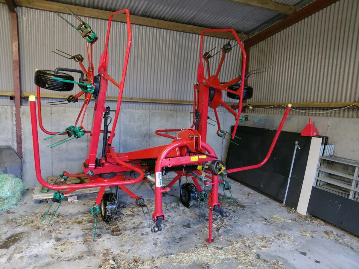 2019 Kverneland 8555 Tedder - Image 2