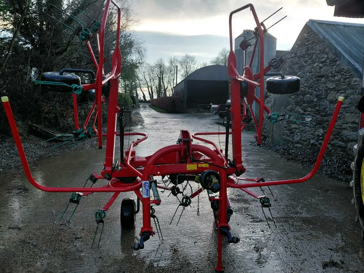 2019 Kverneland 8555 Tedder - Image 4