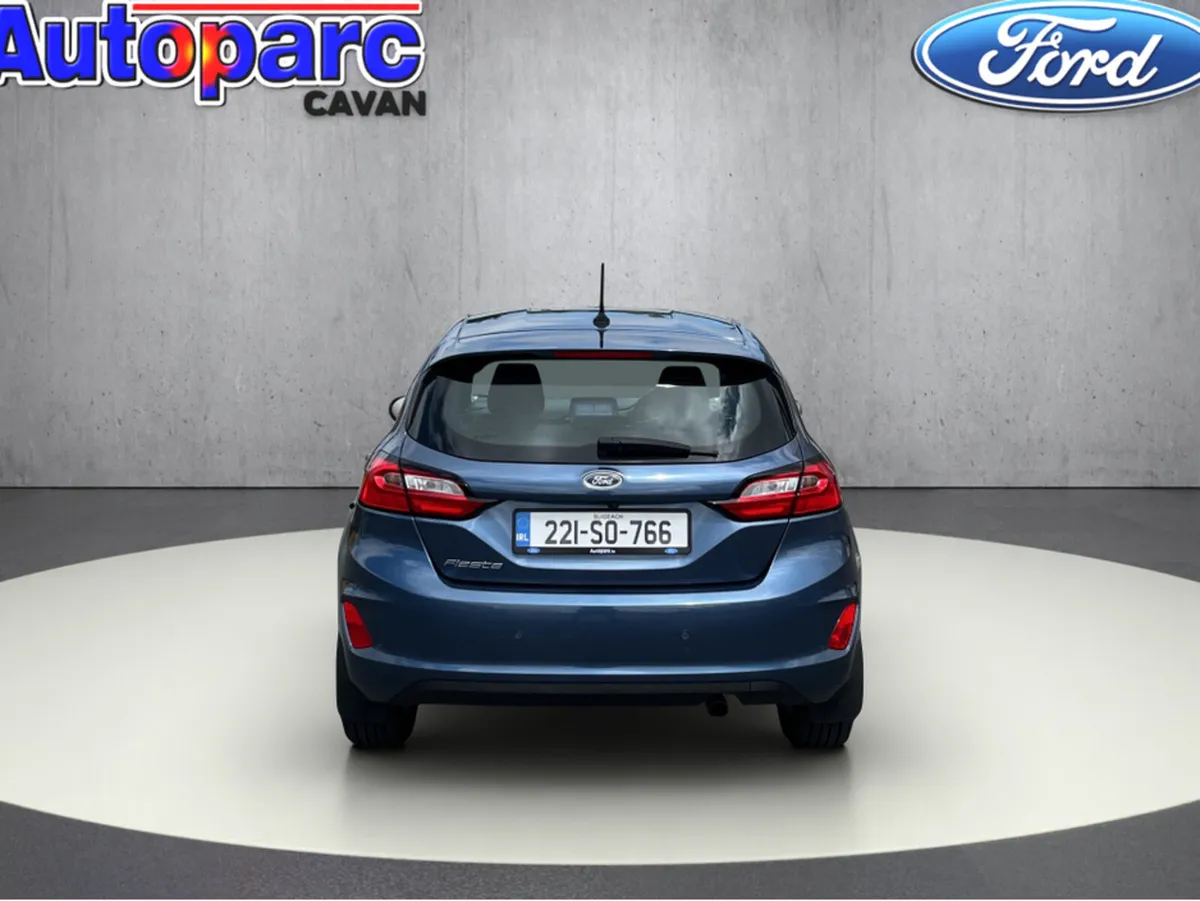 Ford Fiesta TREND CONNECTED 1.1 075 M5 4DR - Image 4
