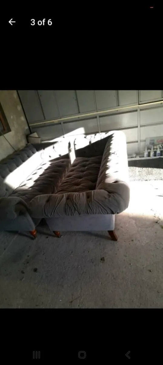 Chesterfield sofa - Image 1