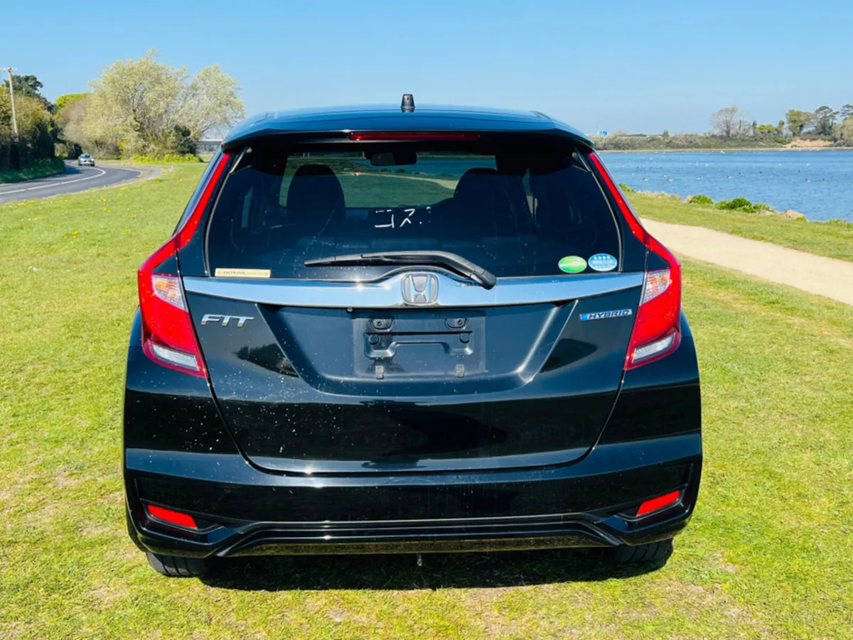 Honda Jazz HYBRID / AUTO / FINANCE AVAILABLE - Image 4