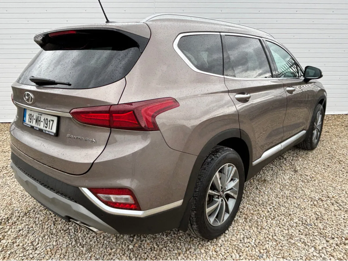 Hyundai Santa Fe 2WD EXECUTIVE PLUS 5DR - Image 2