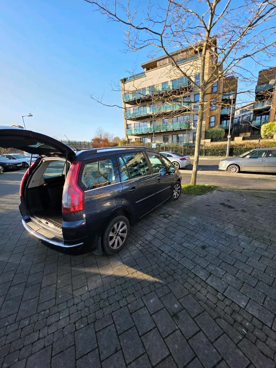 Citroen Picasso 7 seaters - Image 2