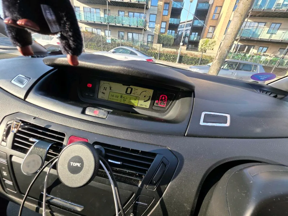 Citroen Picasso 7 seaters - Image 3