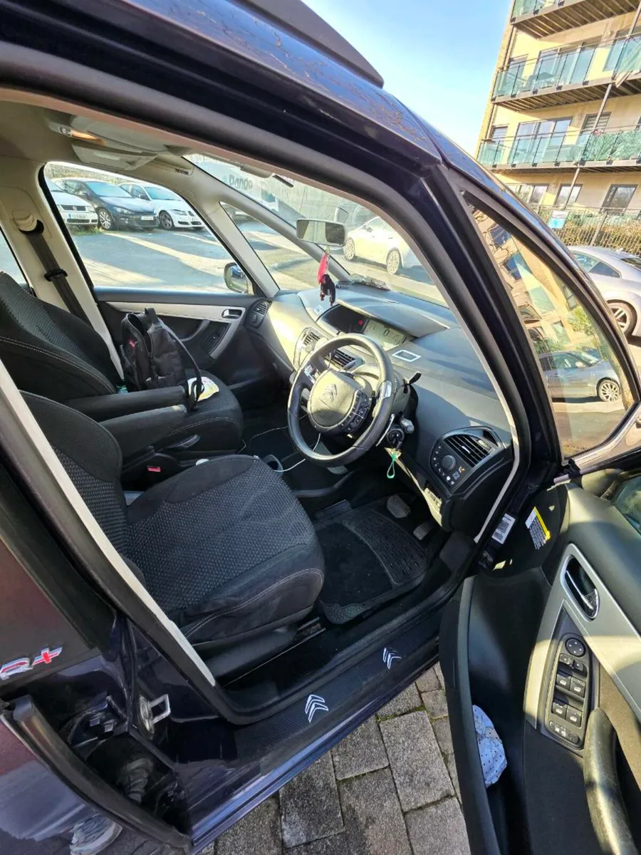 Citroen Picasso 7 seaters - Image 4