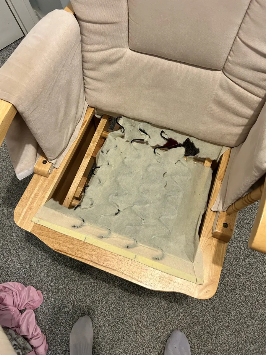 Baby feeding rocking chair - Image 3