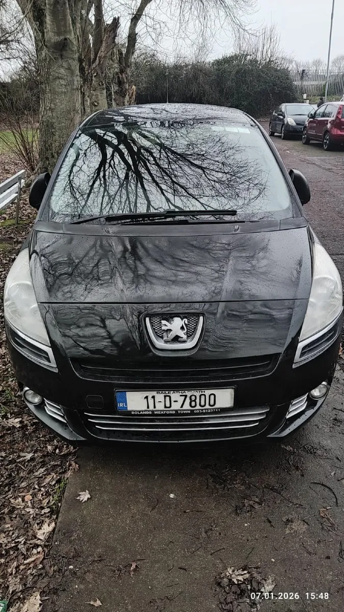Peugeot 5008 2011 - Image 1