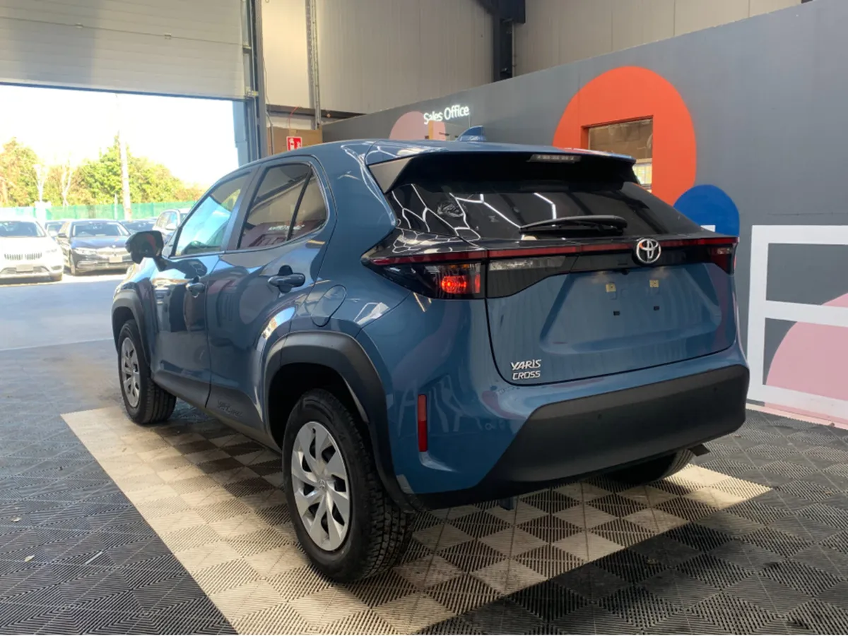 Toyota Yaris Cross €23950 2021 YARIS CROSS 1.5 Pet - Image 4