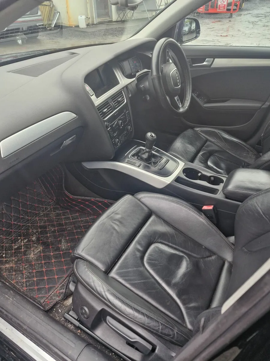 Audi A4 2011 - Image 2