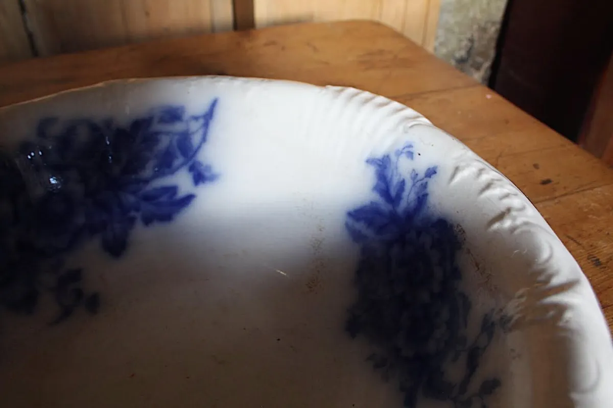 Antique Wash Bowl - Image 4
