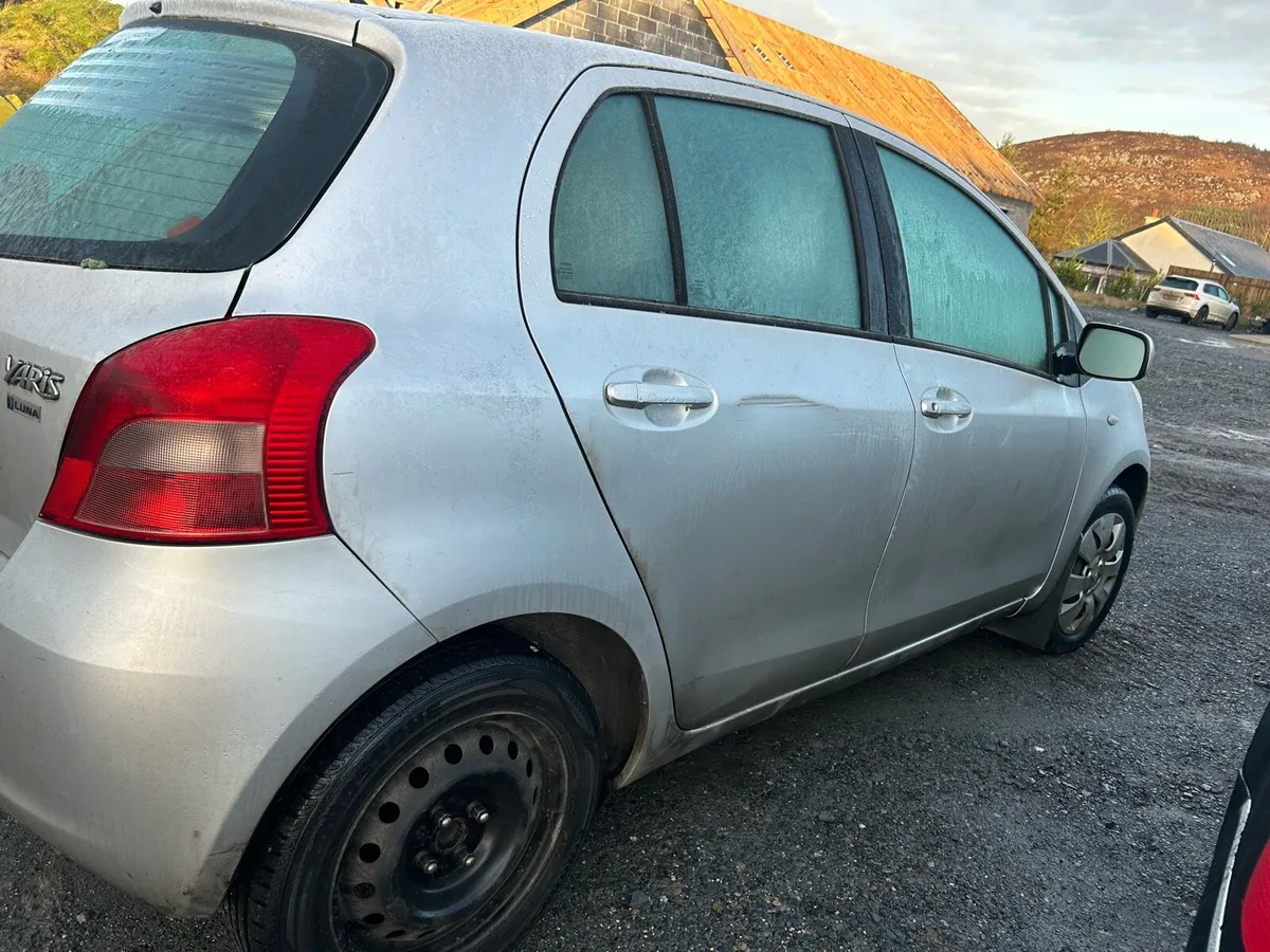 Toyota Yaris - Image 2