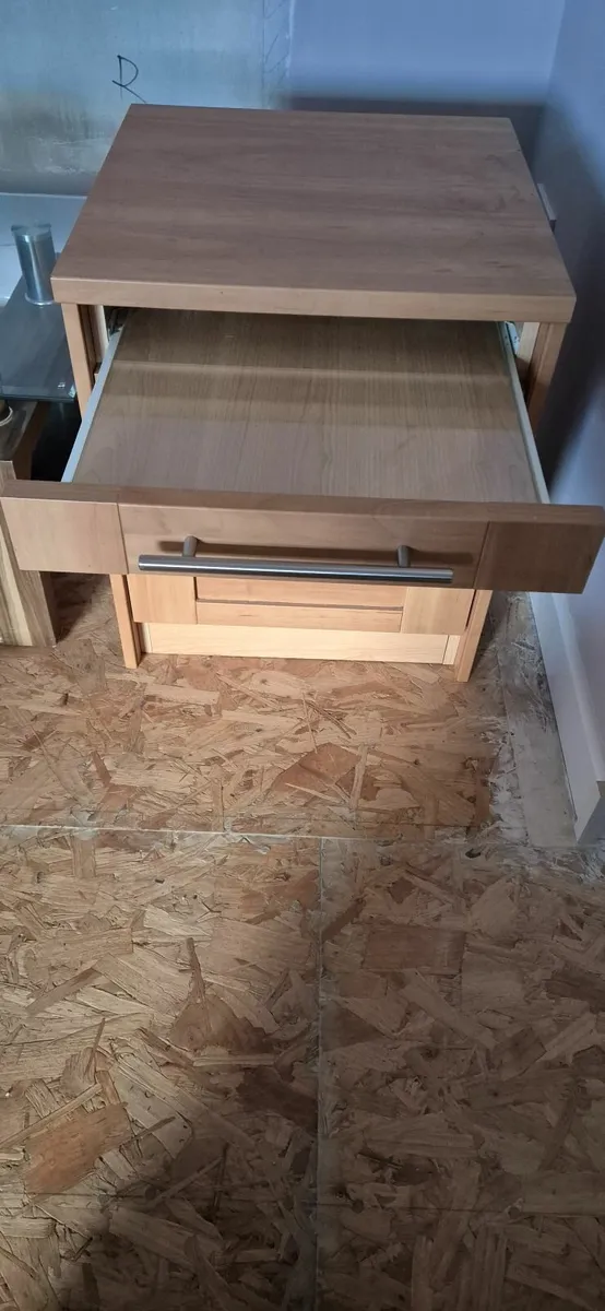 Bedside drawers/table - Image 2
