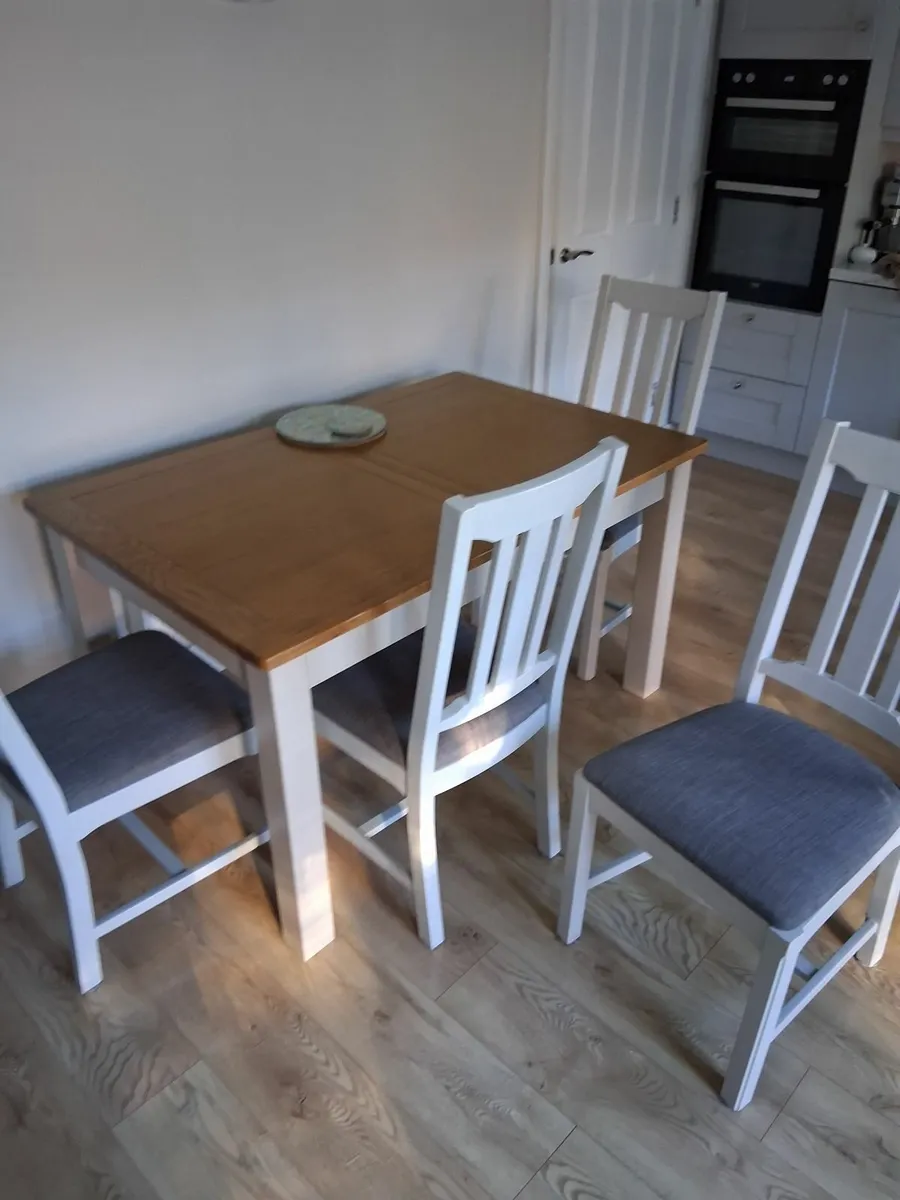 4 chairs from Ezliving - Image 4