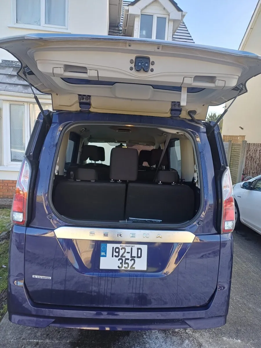 Nissan Serena Hybrid Petrol 2.0 - Image 3