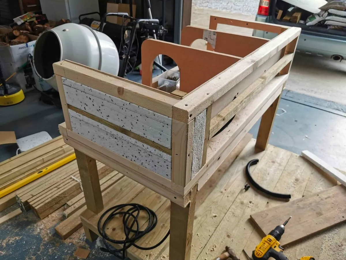 Rabbit, Guinea pigs hutch, large insulated - Image 4