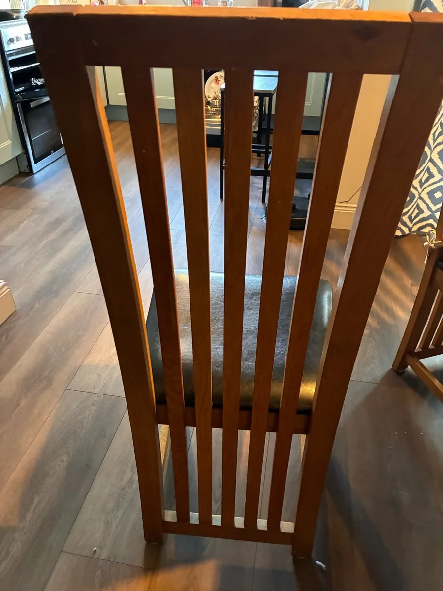 Oak table and 6 chairs - Image 4