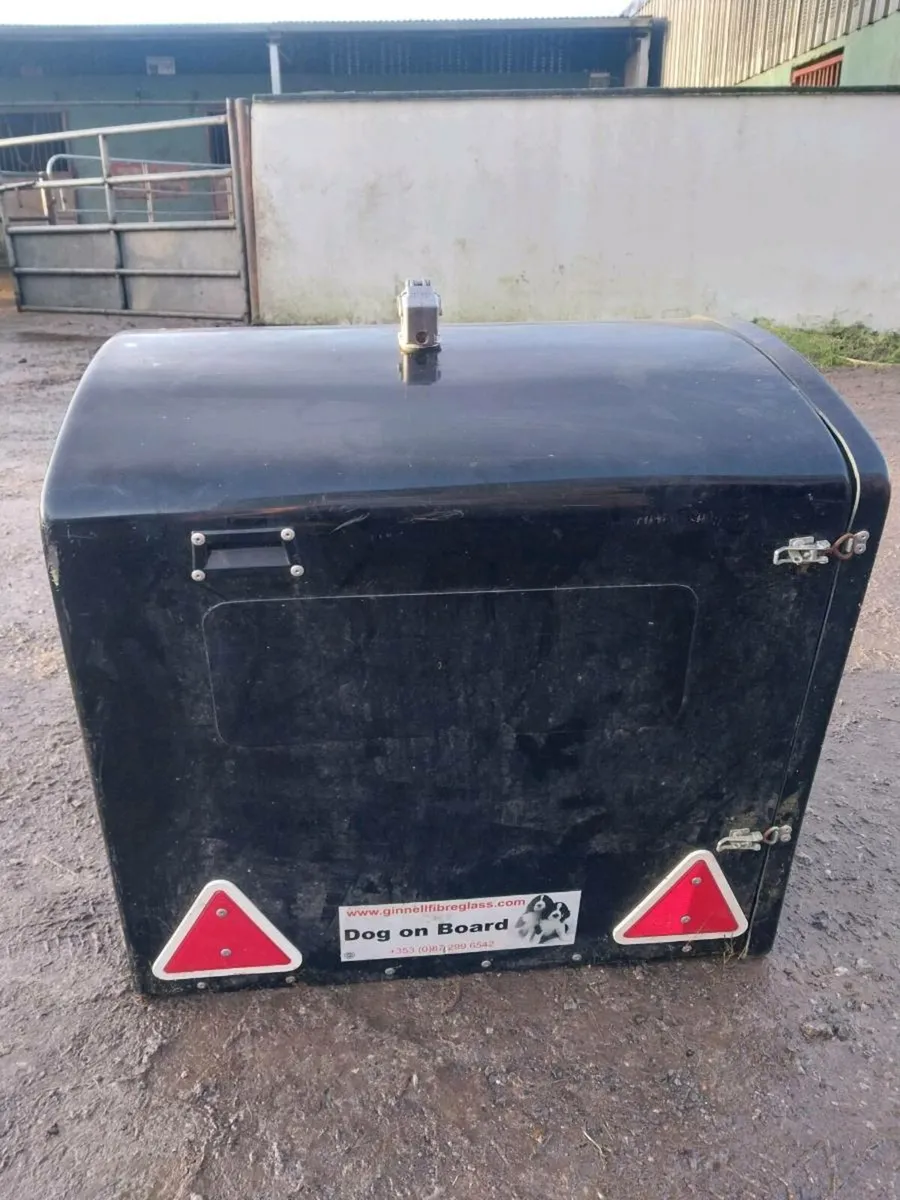 Dog carrier box - Image 1