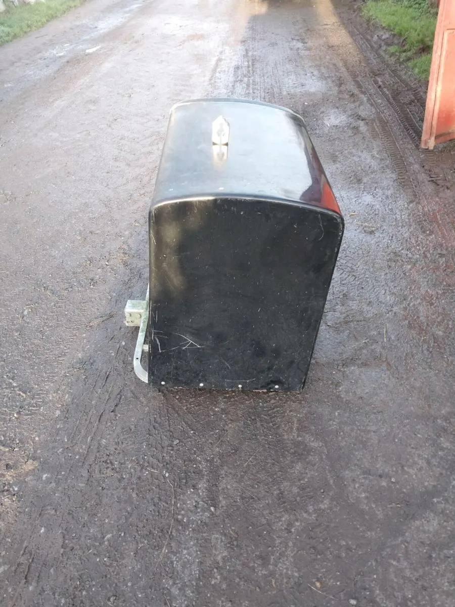 Dog carrier box - Image 2