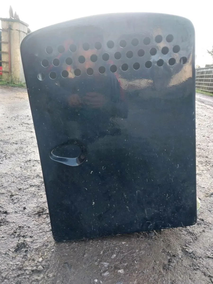 Dog carrier box - Image 3