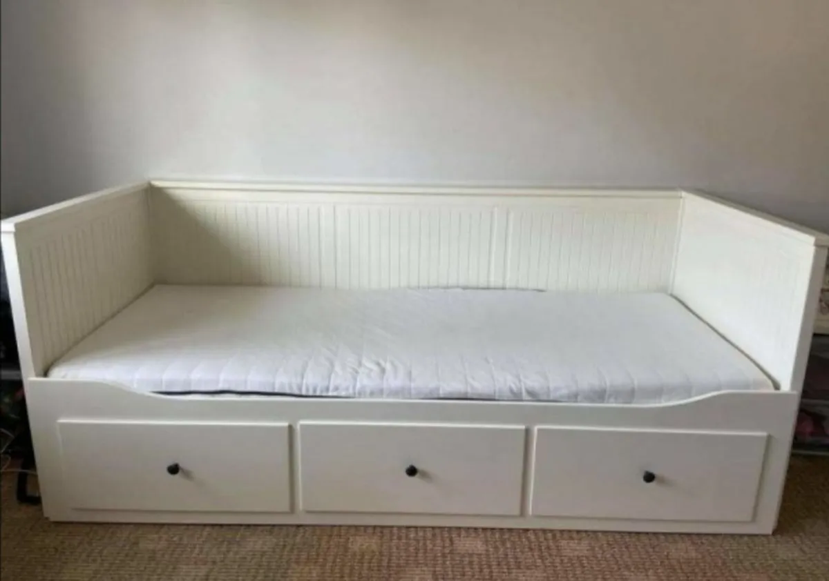 Daybed Extending Into King Size bed+mattresses - Image 1