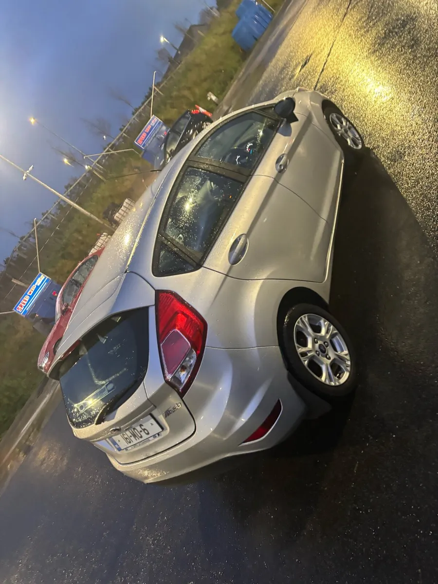 Ford fiesta - Image 2