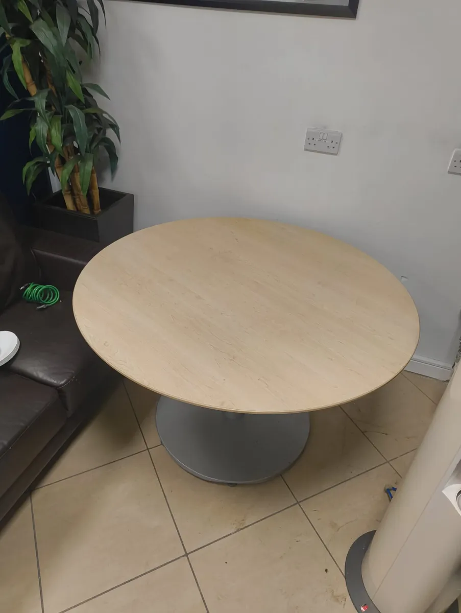 FREE Round Table - Image 1
