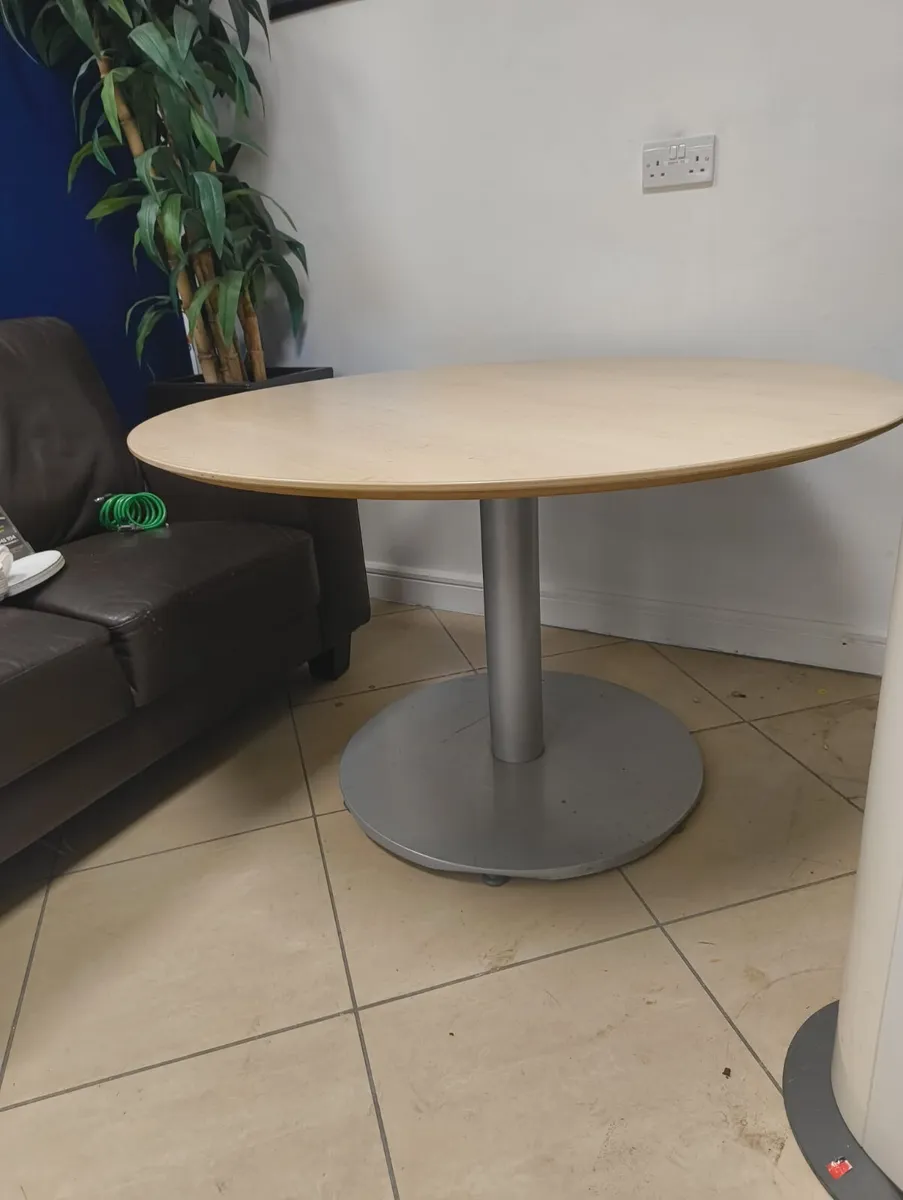 FREE Round Table - Image 2