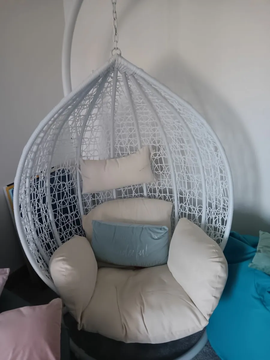 Egg chair