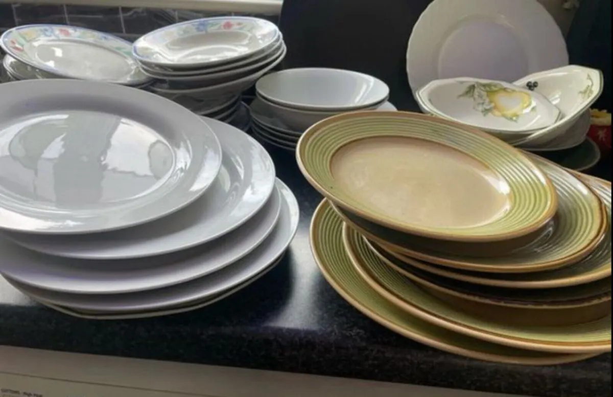 Dishes plates - Image 1