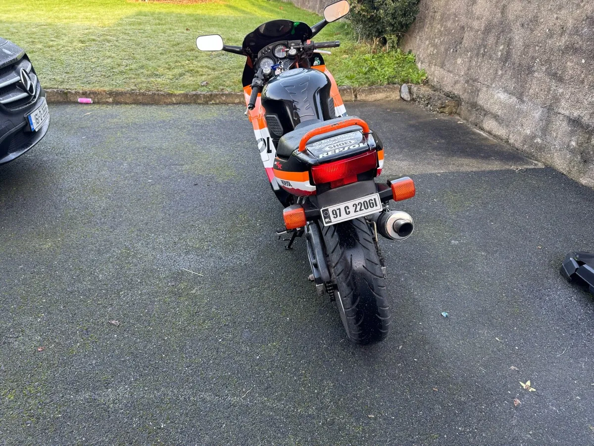 CBR 650 - Image 1