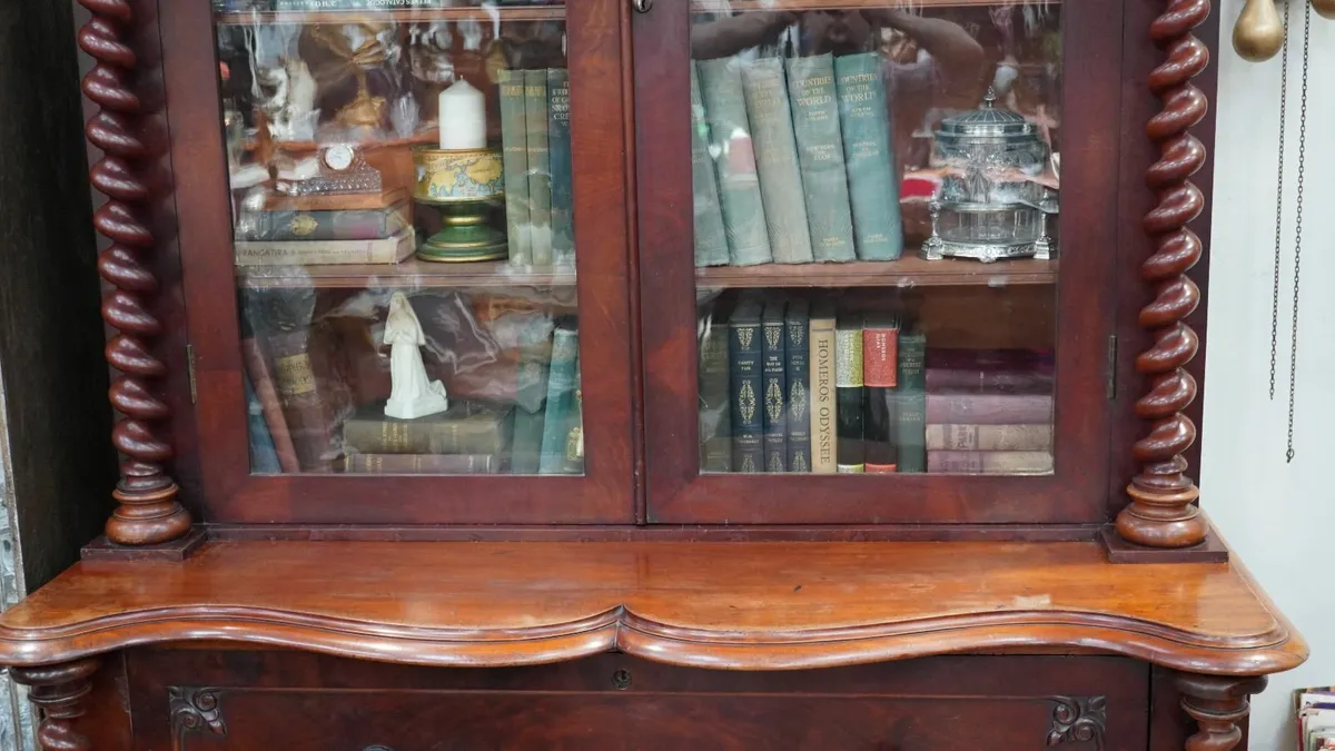 Victorian Renaissance Revival Mahogany Bookcase - Image 4