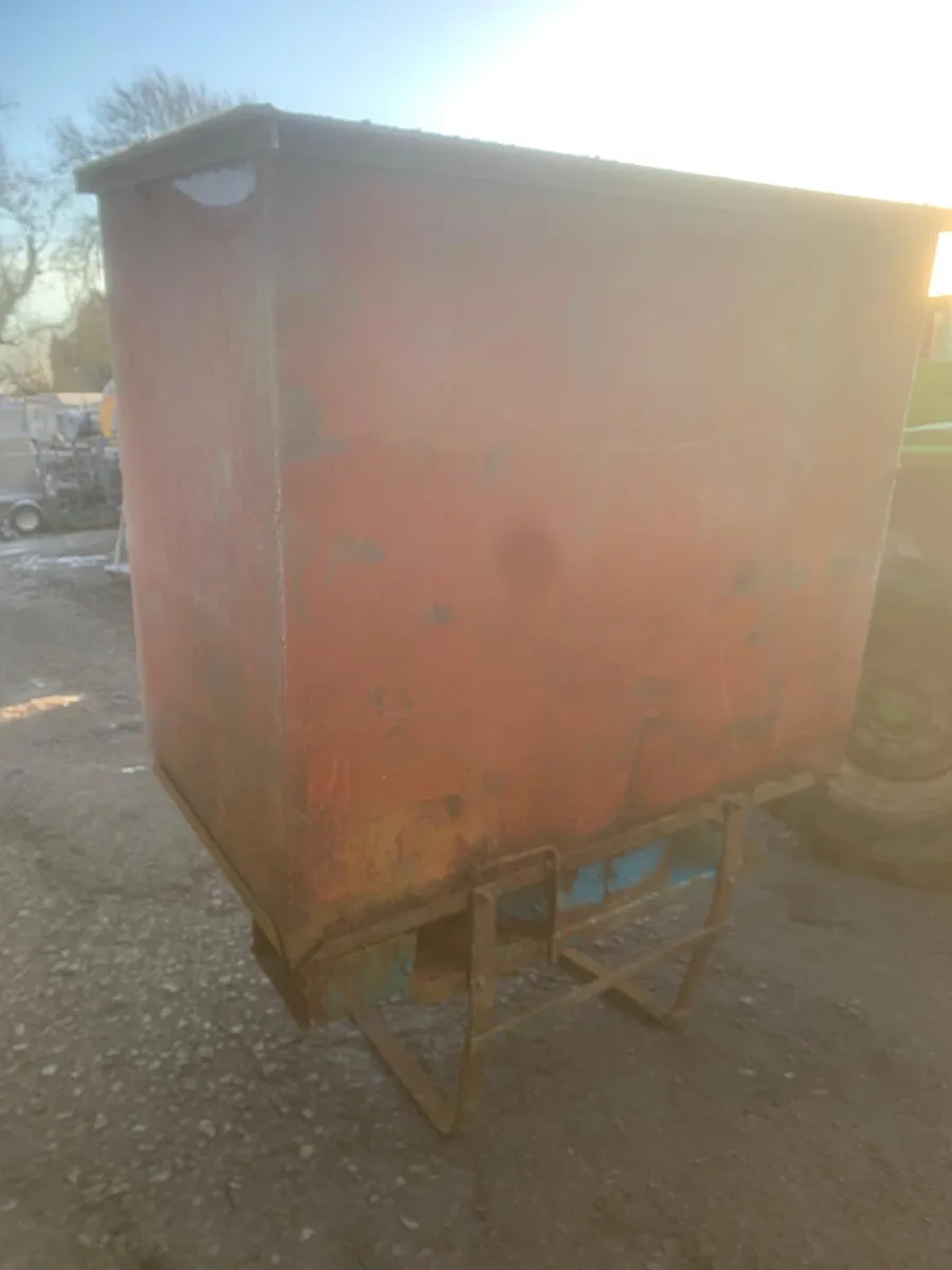 Kidd small square bale straw chopper - Image 2