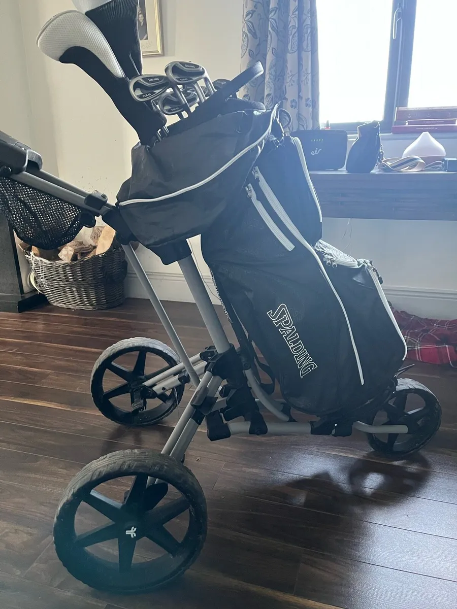 Ladies golf clubs, Bag, trolley. - Image 1