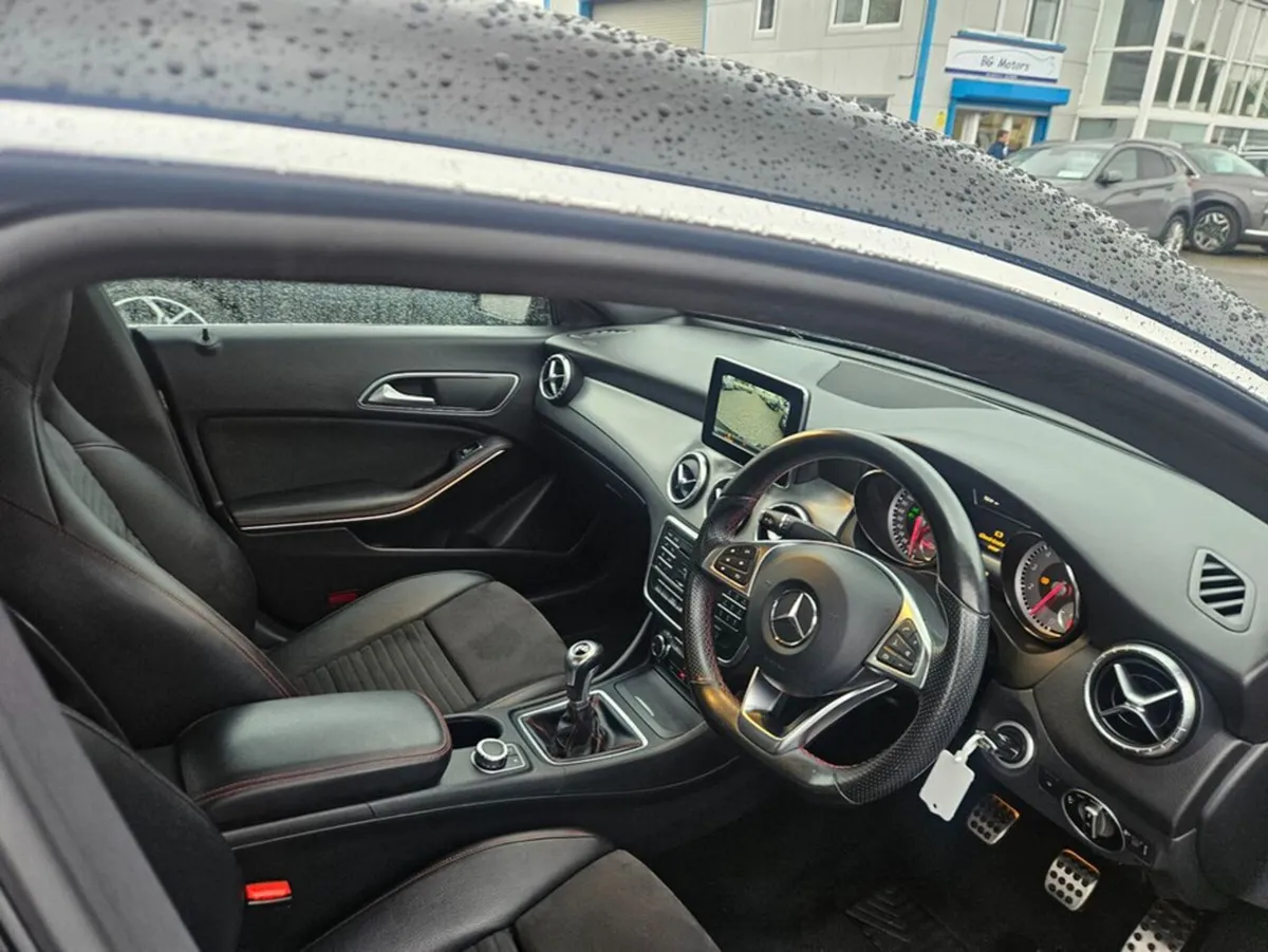 Mercedes-Benz CLA 180 AMG Line 4DR - Image 4