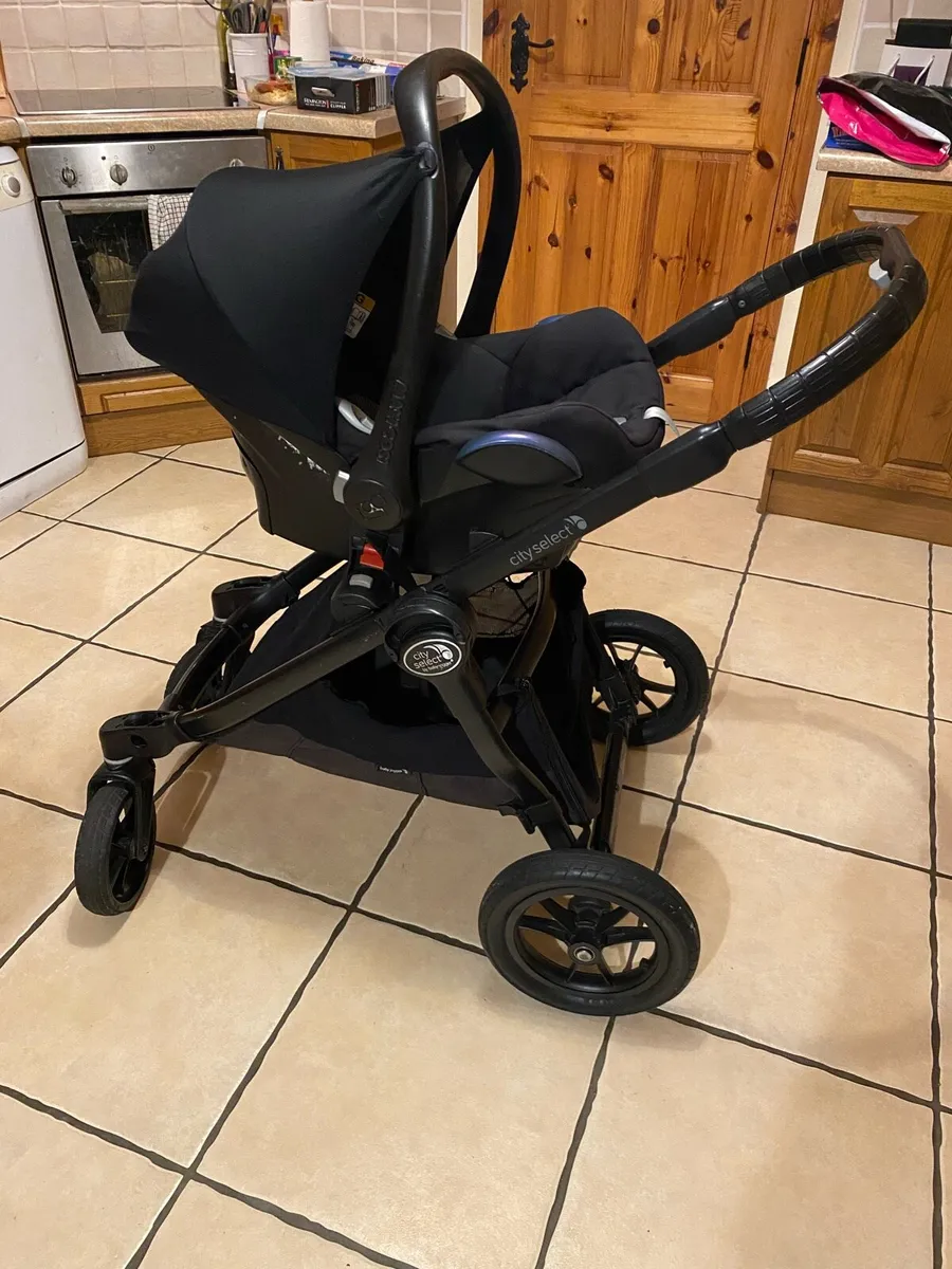 City select baby jogger with maxi cosi car seat - Image 3