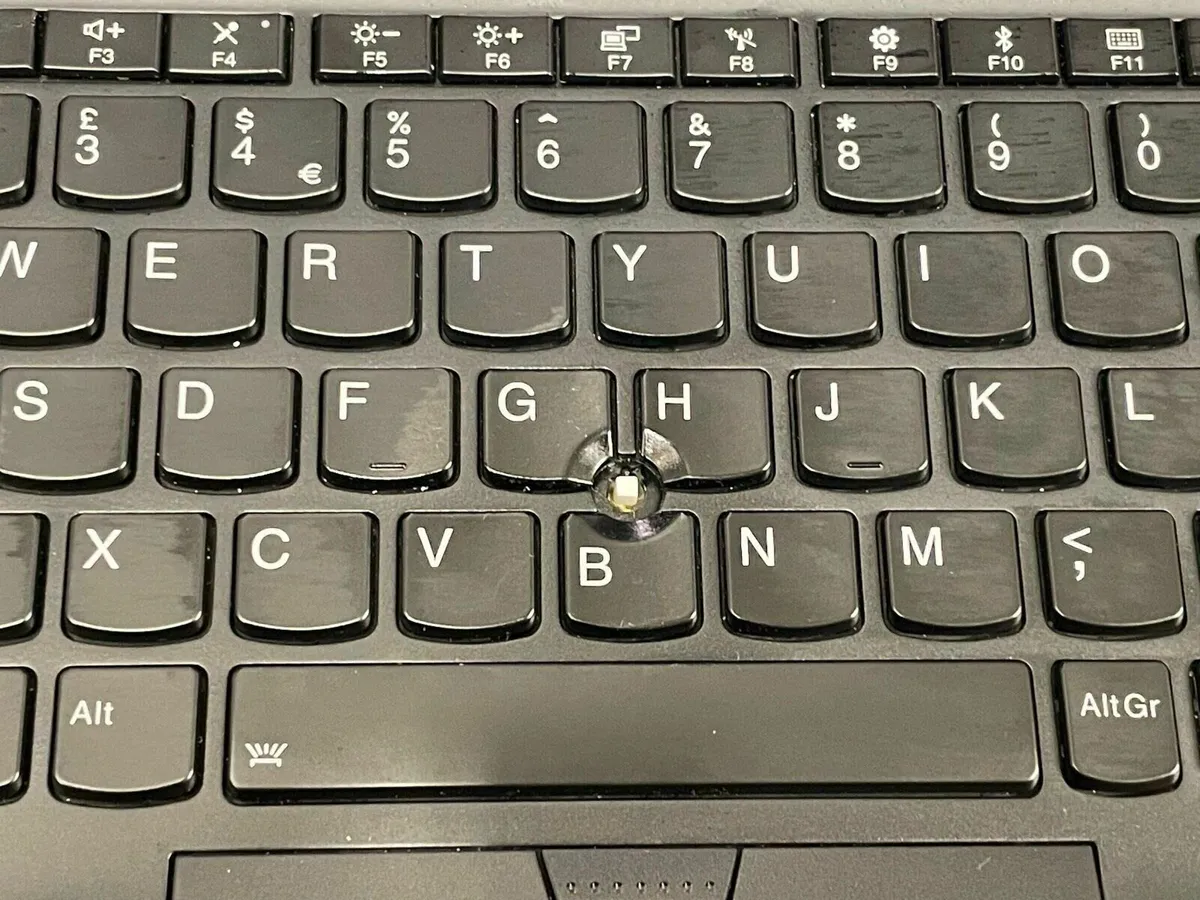 Lenovo Thinkpad X390 - Image 2