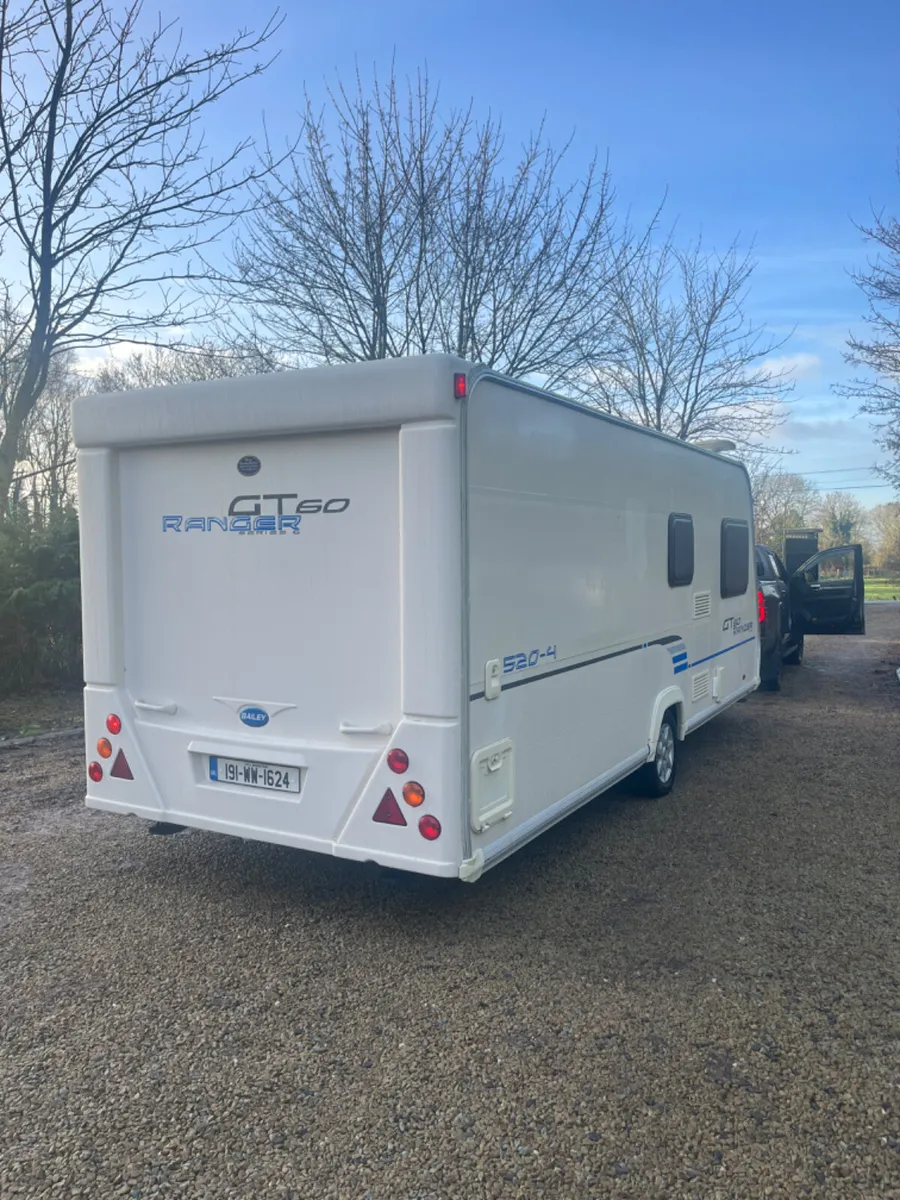 Bailey 4 Berth Fixed Bed Caravan - Image 4