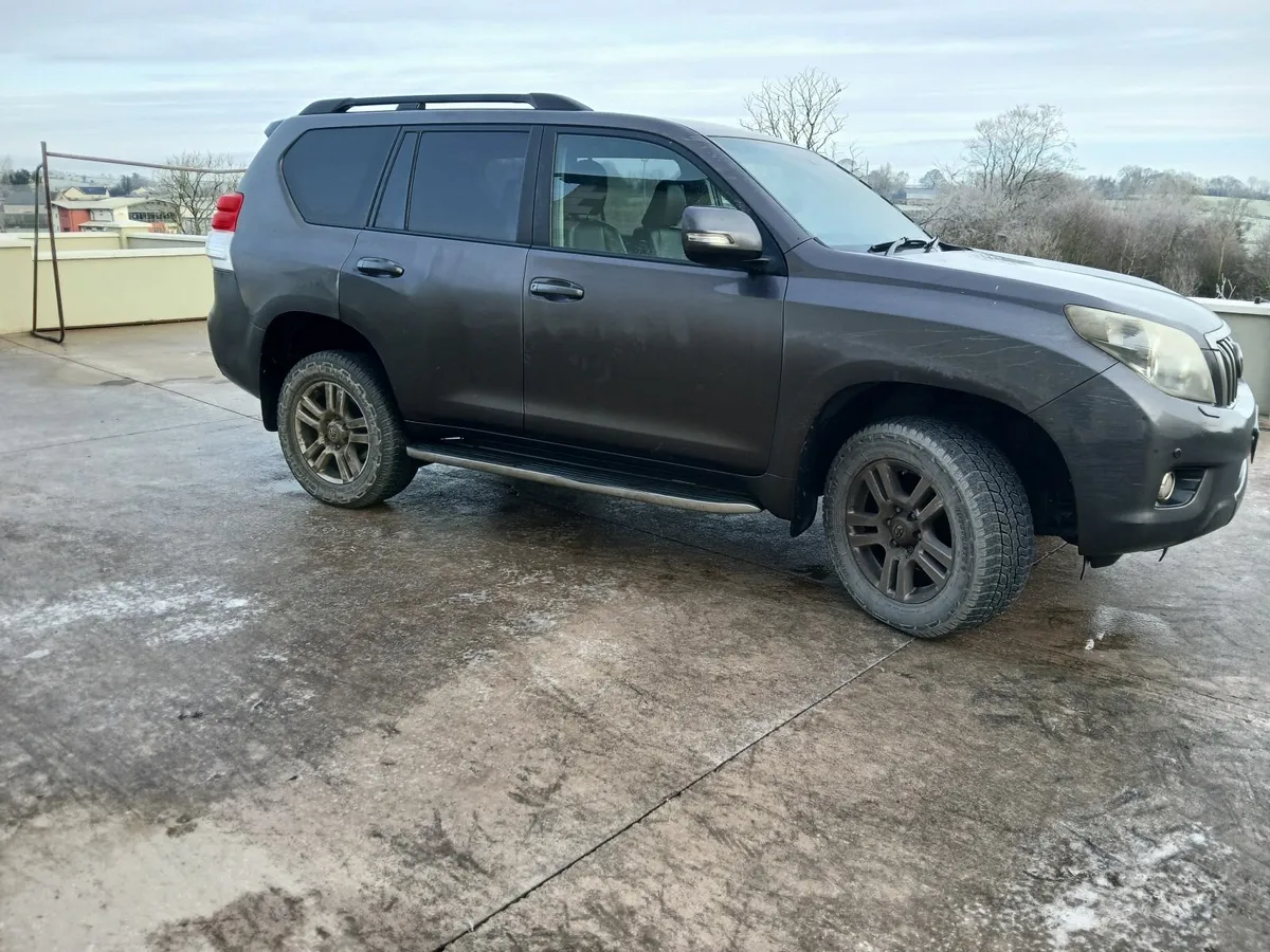 Toyota Land Cruiser 2010 - Image 2