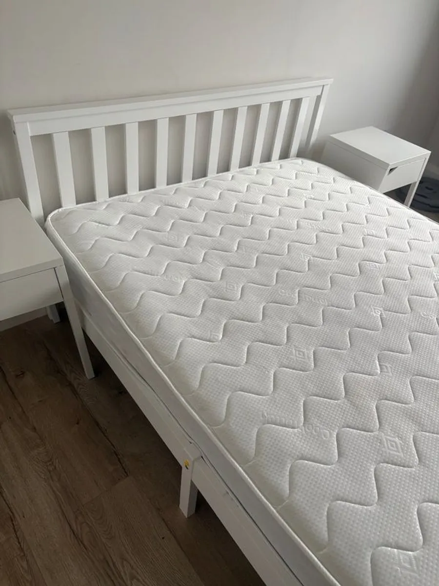 Double Bed, Mattress & 2 Matching Bedside Lockers - Image 3