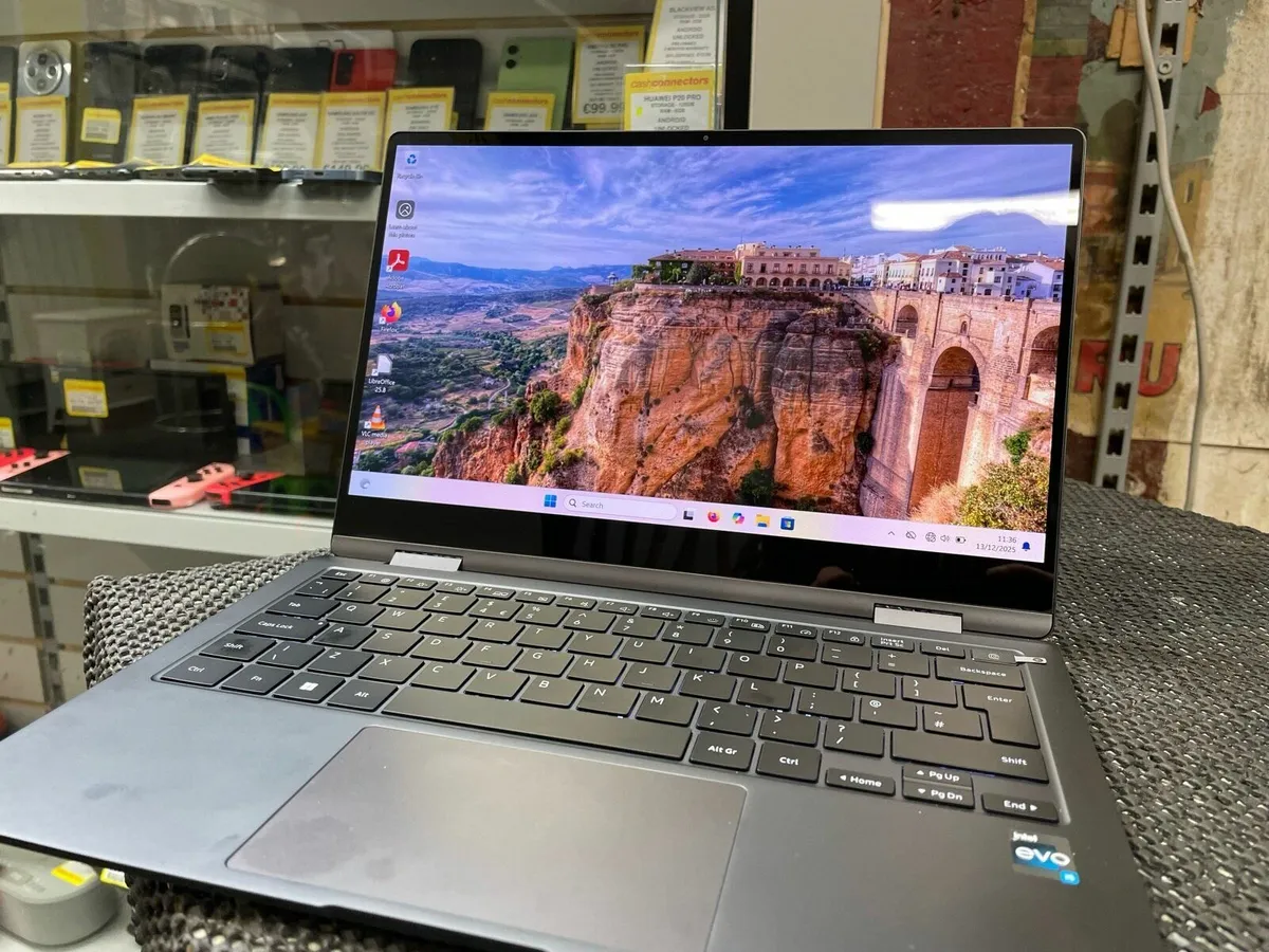 Samsung Galaxy Book 4 - Image 1