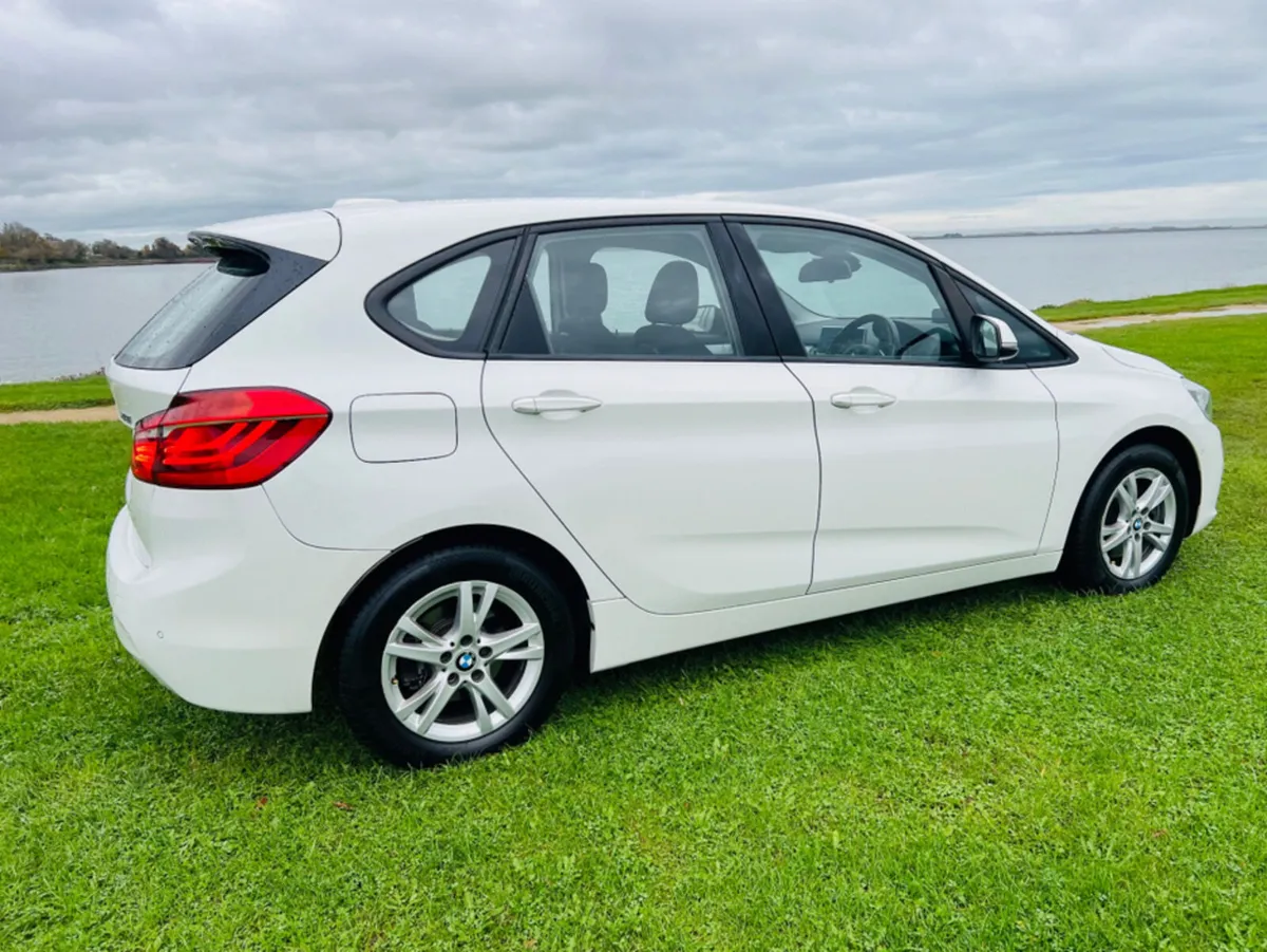 BMW 2-Series 1.5 PETROL/FAMILY CAR/LOW MILEAGE - Image 4