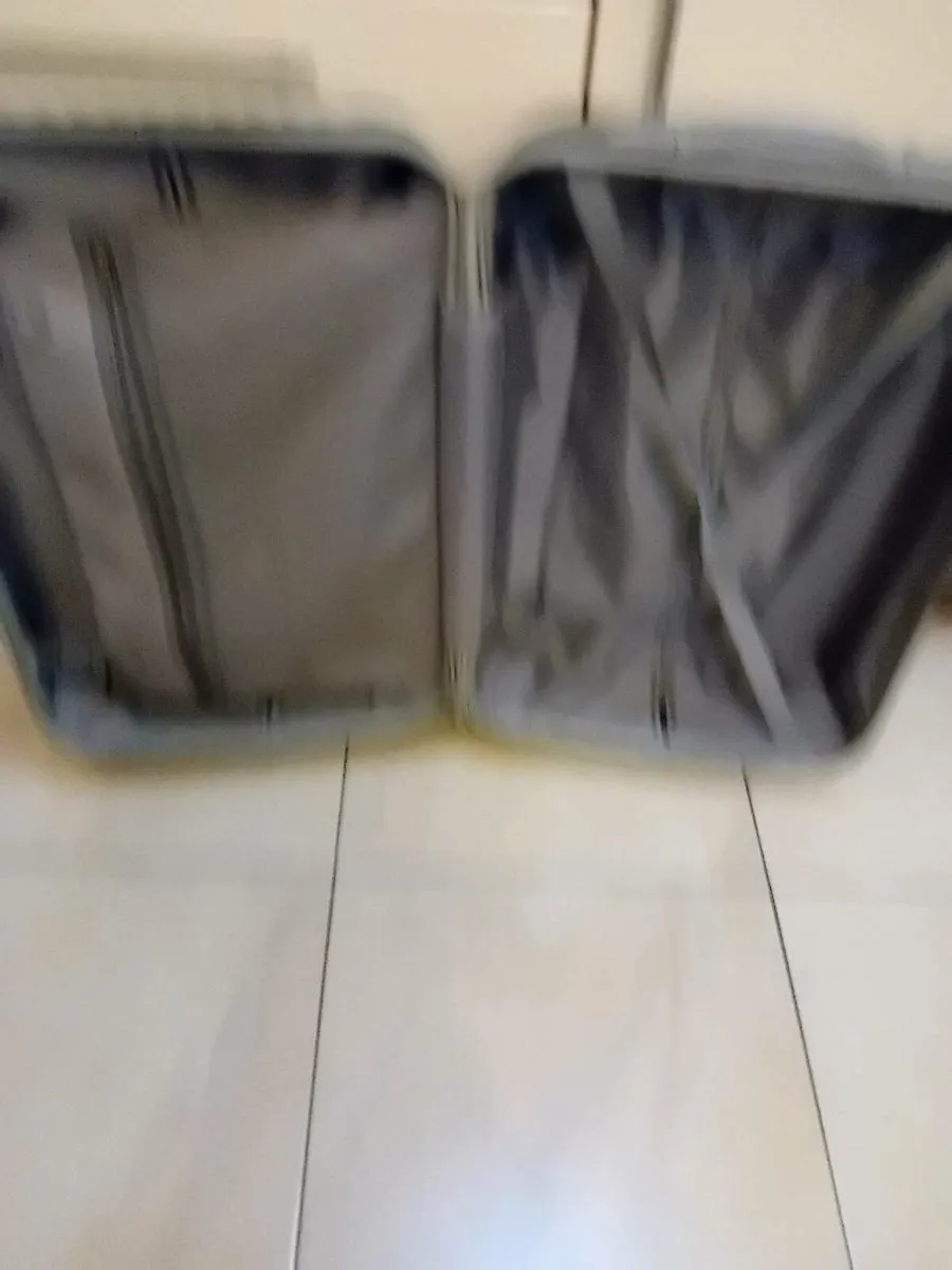 LARGE SUITCASE HARD TYPE - Image 3