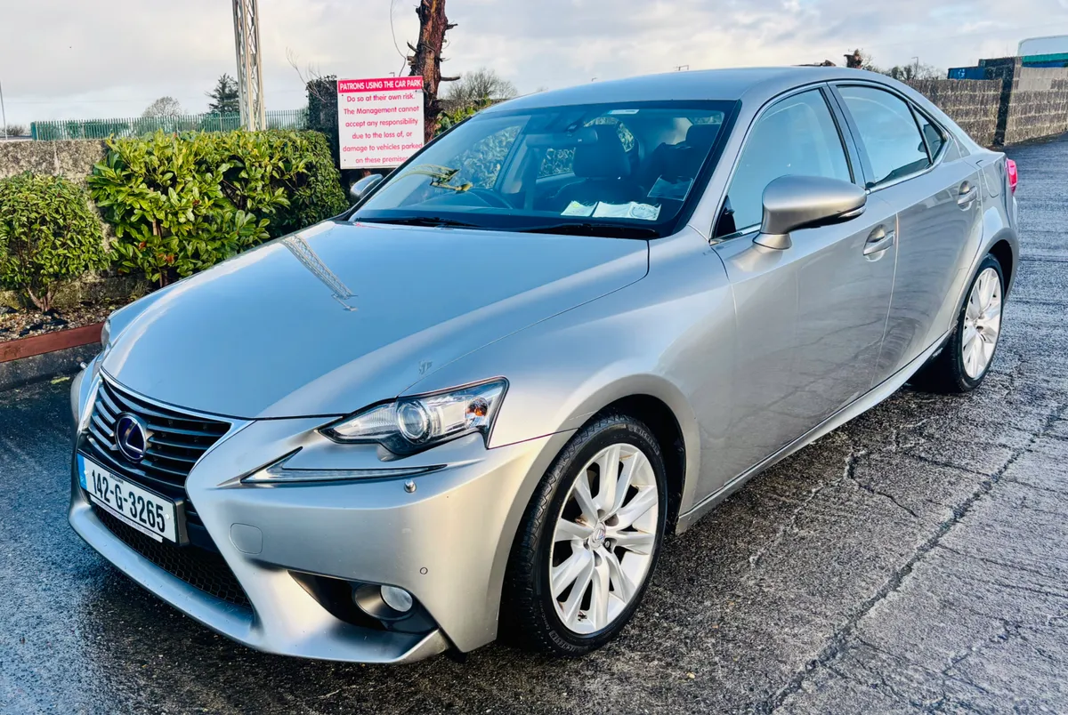 2014 LEXUS IS 300 2.5 Petrol Hybrid - Image 4