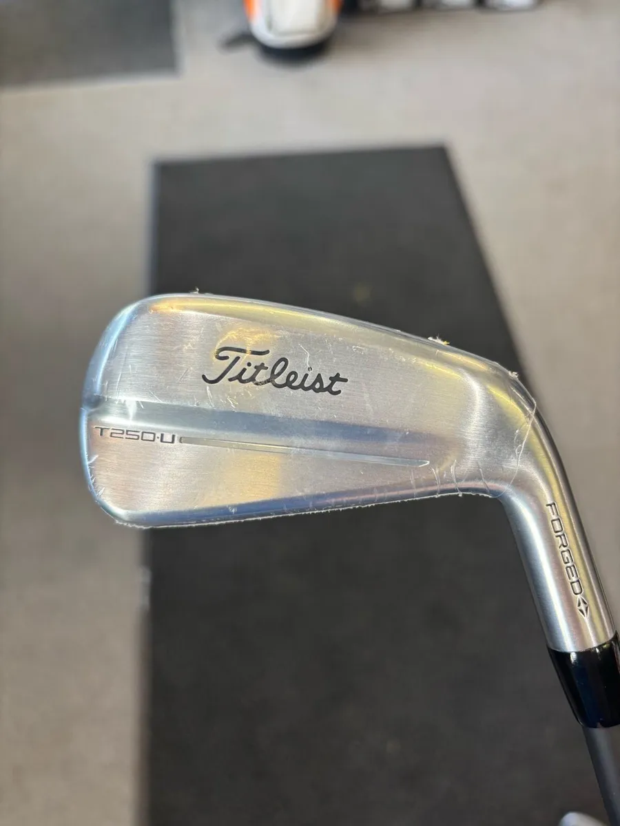 Titleist T250 3 Iron RH - Image 1