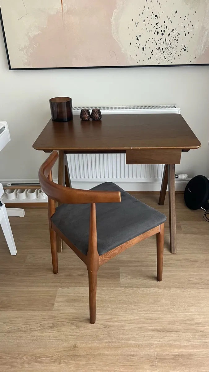 Small desk and chair - Image 2