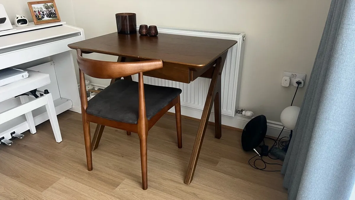 Small desk and chair - Image 3