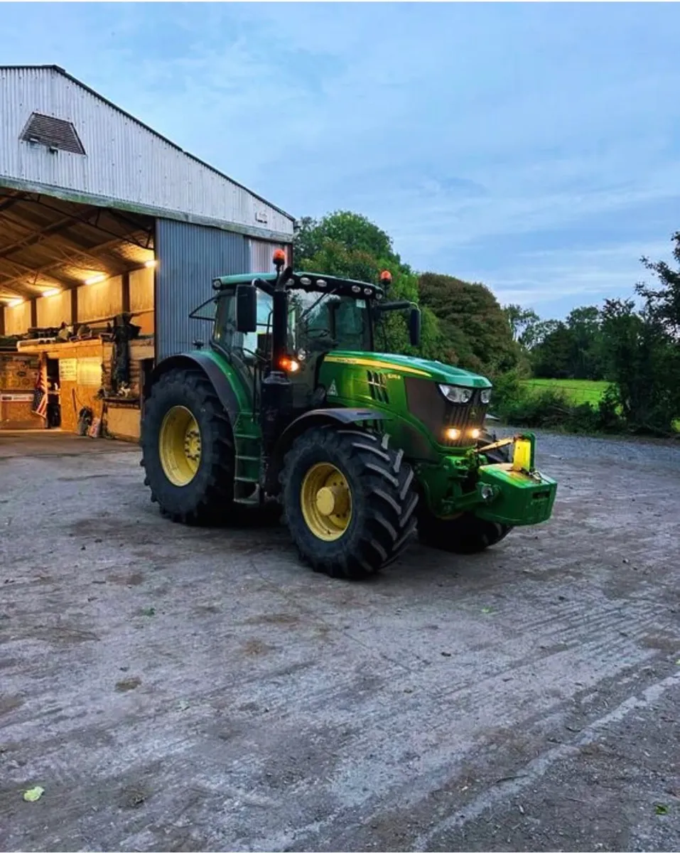 John Deere 6215r - Image 2