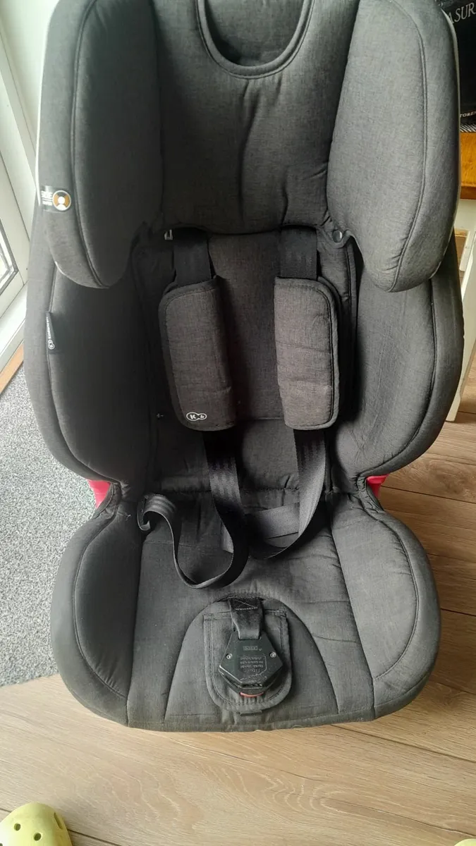 Child car seat - Image 1
